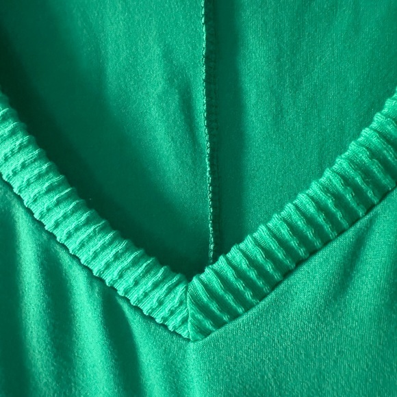 New BLUMIN V Neck Kelly Green Tank~ 3x - Picture 3 of 3